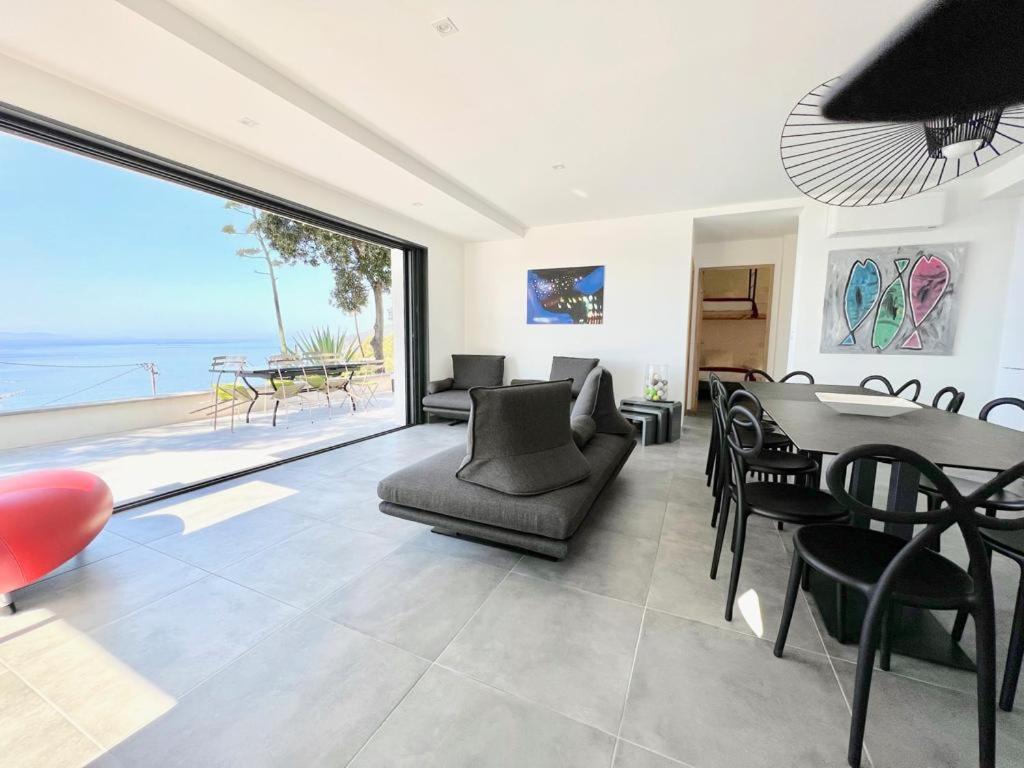 Magnifique Villa Neuve Vue Mer キャバレール・シュル・メール エクステリア 写真
